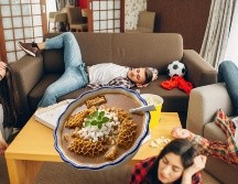 El menudo es uno de los platillos favoritos para quienes buscan recuperarse después de una noche de festejos por el futbol. ESPECIAL / CANVA