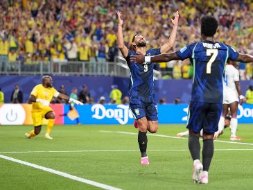 El jugador Matheus Cunha (i-frente), de Brasil, festeja una anotación durante el partido del Grupo C de la fase de grupos de la Copa Mundial de la FIFA 2026 ante Haití. SINHUA/L. Siu
