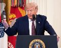Trump apoyó la propuesta de una seguidora de X hace unos años y desde entonces no deja de contemplarla. EFE/A. Schwartz