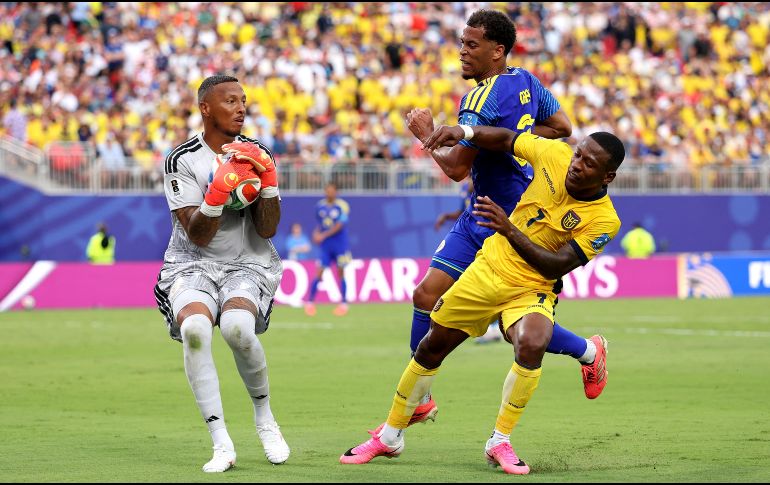 Curazao hizo historia al sumar su primer punto mundialista tras empatar 0-0 ante Ecuador. AFP.