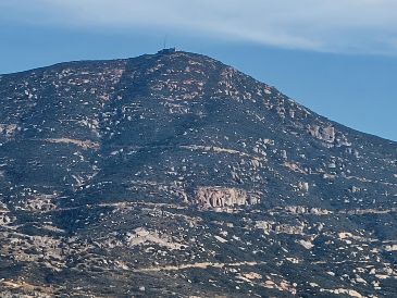 El Cerro Cuchumaá constituye un paisaje sagrado vivo del pueblo kumeyaay, cuyas prácticas ceremoniales, espirituales y de sanación son anteriores a cualquier frontera política. CORTESÍA