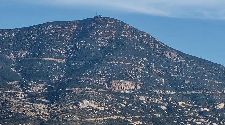 El Cerro Cuchumaá constituye un paisaje sagrado vivo del pueblo kumeyaay, cuyas prácticas ceremoniales, espirituales y de sanación son anteriores a cualquier frontera política. CORTESÍA