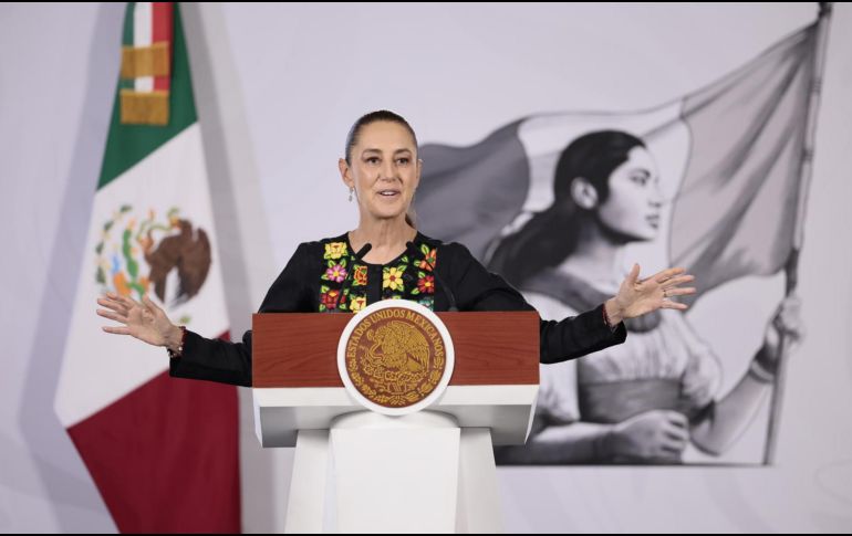 A través de un mensaje en redes sociales, la Jefa del Ejecutivo le deseó a los más de 21 millones de hombres que son padres en México, un día lleno de alegría, abrazos y mucho cariño. EFE/J. Méndez