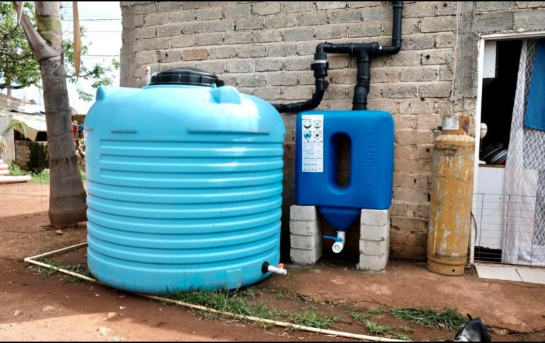 El mecanismo incluye canaletas, filtros y una cisterna con capacidad de almacenamiento de hasta 2 mil 500 litros. GOBIERNO DE JALISCO
