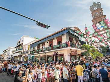 Puerto Vallarta se consolidó como la ciudad más competitiva de México entre aquellas con una población de 500 mil a un millón de habitantes, gracias a su capacidad para atraer inversiones, impulsar el turismo internacional y ofrecer condiciones favorables para el desarrollo económico y retención de talento. ESPECIAL