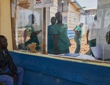 Se trata de la tercera peor epidemia de ébola de la historia registrada hasta la fecha. EFE/EPA/D. Dirole
