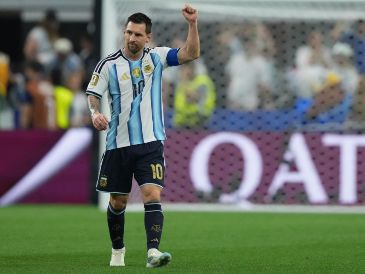 Lionel Messi escribió otro capítulo en su carrera al marcar sus goles 17 y 18 en Copas del Mundo. EFE / J. McWhorter