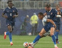 Una tormenta eléctrica obligó a suspender temporalmente el Francia vs Irak durante el descanso en Filadelfia. EFE/ A. Colmenares.