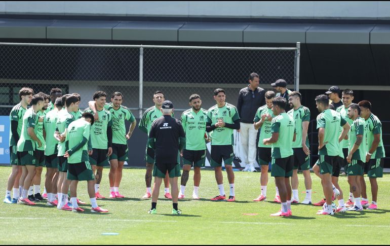 La Selección Mexicana se prepara para su juego contra Chequia en el Centro de Alto Rendimiento de la Federación Mexicana de Fútbol, en la Ciudad de Mexico. XINHUA/F.CANEDO