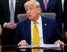 Donald Trump aseguró que él intentó advertirle a Keir Starmer sobre sus debilidades políticas. EFE/B. Cash