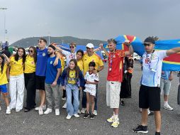Flavio Desabre, junto con hermanos y amigos, un grupo de franceses, vinieron desde Francia exclusivamente para ver a la Selección del Congo. EL INFORMADOR / L. ASCANIO