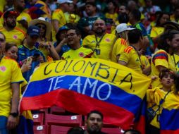 Entre cánticos, lluvia, emoción y un gol liberador, los seguidores cafeteros firmaron una noche de hermandad y futbol en Guadalajara. EL INFORMADOR/ J. ACOSTA.