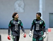 Guillermo Ochoa y Raúl Rangel. La expectativa por la decisión de Javier Aguirre en la portería concentra parte de la atención en la víspera de la siguiente ronda. IMAGO7/E. Espinosa