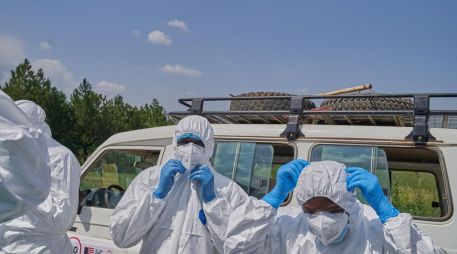 Las autoridades han reforzado el sistema de seguimiento sanitario para cooperantes franceses que regresan de zonas de riesgo. EFE/EPA/D. Dirole