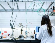 Los investigadores usaron siete grandes conjuntos de datos compuestos por información clínica real, entre los que se incluyen imágenes médicas, electrocardiogramas e historiales clínicos electrónicos. Unsplash