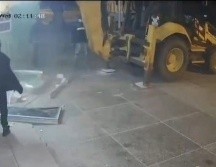 Las imágenes de la falla en la retroexcavadora pronto se viralizaron. CAPTURA DE VIDEO