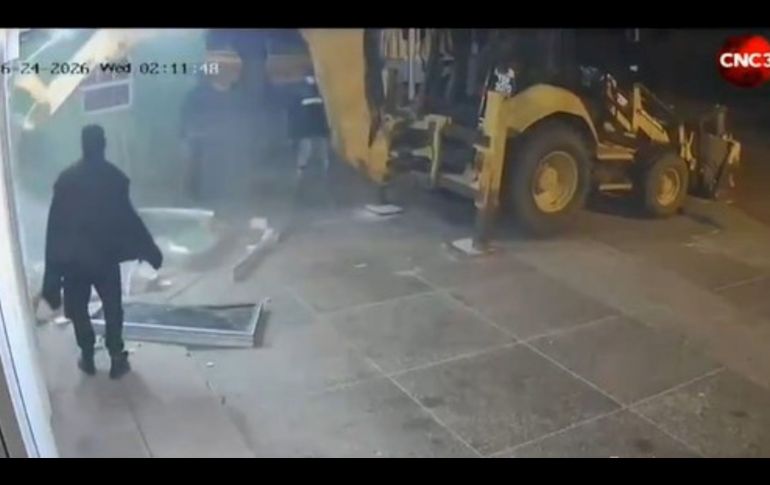 Las imágenes de la falla en la retroexcavadora pronto se viralizaron. CAPTURA DE VIDEO