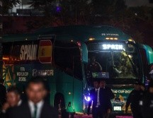 La afición desafió la lluvia para recibir a la Selección de España en Guadalajara, aunque la logística impidió el esperado encuentro con sus ídolos. EL INFORMADOR/ A. NAVARRO.