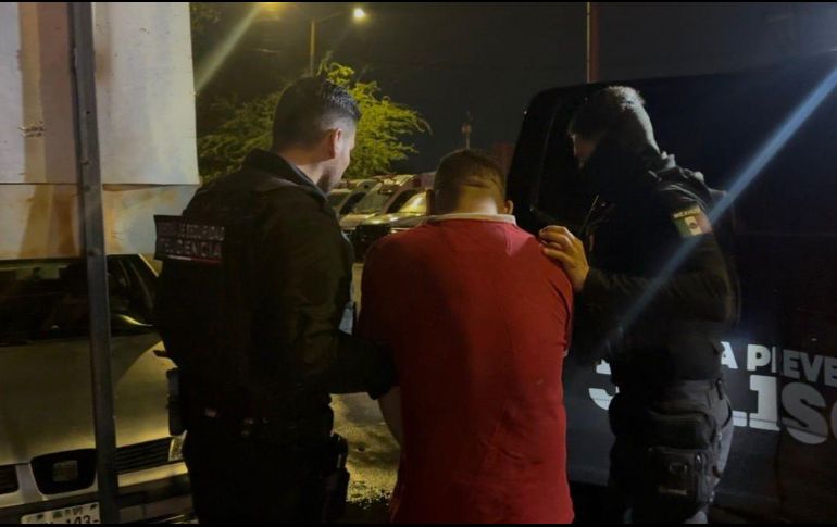 De acuerdo con informes preliminares, un sujeto de origen extranjero había golpeado a una mujer, por lo que presuntamente fue sometido y golpeado. ESPECIAL