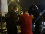 De acuerdo con informes preliminares, un sujeto de origen extranjero había golpeado a una mujer, por lo que presuntamente fue sometido y golpeado. ESPECIAL