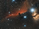 La presencia de un campo magnético puede influir en la evolución de un planeta, ya que, al modular la interacción entre el viento estelar y la atmósfera planetaria, condiciona procesos relacionados con su habitabilidad. Unsplash