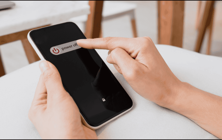 Dedicar un minuto a la semana a la salud de tu pantalla principal protegerá tu inversión a largo plazo y mejorará tu experiencia digital diaria. CANVA