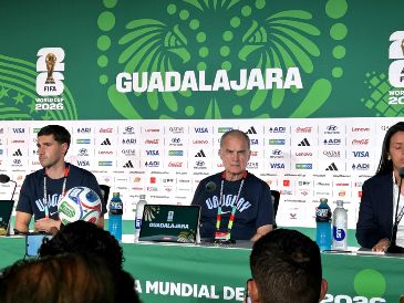 El técnico uruguayo mantuvo su confianza en Fernando Muslera y reafirmó que su equipo buscará quitarle el balón a España pese a la dificultad del reto. EL INFORMADOR/ L. ASCANIO.