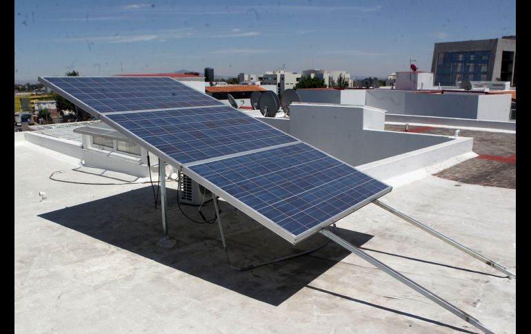 La energía solar se consolidó como una alternativa ecológica ante los altos costos del gas y la electricidad. EL INFORMADOR/ARCHIVO