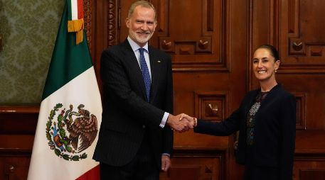 Claudia Sheinbaum y Felipe VI durante su encuentro en la Ciudad de México,  donde pactaron el fortalecimiento de la relación bilateral. El monarca asistirá hoy al partido entre España y Uruguay en el Estadio Guadalajara. AP/M. Ugarte