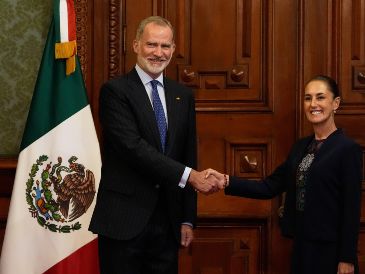 Claudia Sheinbaum y Felipe VI durante su encuentro en la Ciudad de México,  donde pactaron el fortalecimiento de la relación bilateral. El monarca asistirá hoy al partido entre España y Uruguay en el Estadio Guadalajara. AP/M. Ugarte