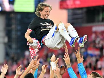 Los dos equipos chocan por tres puntos que pueden valer el liderato en el Grupo L. EFE / ARCHIVO