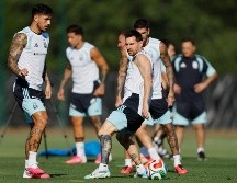 Lionel Messi participa con sus compañeros en un entrenamiento de Argentina en el Sporting KC training center en Kansas City, Estados Unidos. EFE/ J. Roncoroni