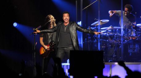 Dos fechas del tour fueron reprogramadas mientras el equipo del artista confirmó que continúa en recuperación. NOTIMEX/ARCHIVO