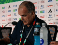 Marcelo Bielsa en la conferencia de prensa después de la derrota de Uruguay frente a España. EL INFORMADOR / L. ASCANIO