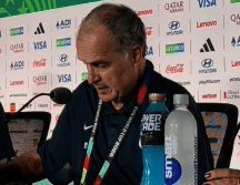 Marcelo Bielsa en la conferencia de prensa después de la derrota de Uruguay frente a España. EL INFORMADOR / L. ASCANIO