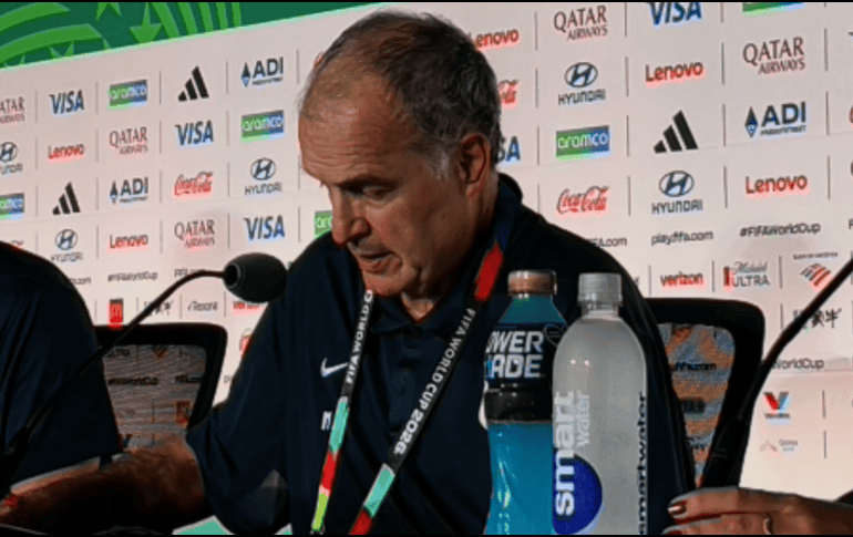 Marcelo Bielsa en la conferencia de prensa después de la derrota de Uruguay frente a España. EL INFORMADOR / L. ASCANIO