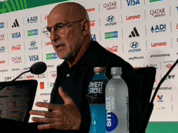 Luis de la Fuente en la conferencia de prensa después que su Selección eliminara a Uruguay del Mundial 2026. EL INFORMADOR / L. ASCANIO