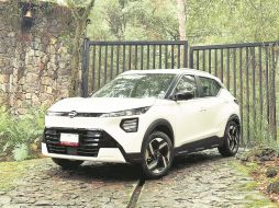 El Nissan Kait 2027 presenta un diseño exterior renovado con líneas más limpias e iluminación LED de nuevo diseño. CORTESÍA