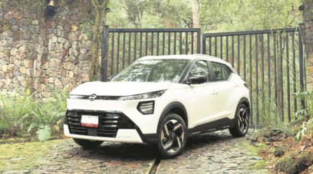 El Nissan Kait 2027 presenta un diseño exterior renovado con líneas más limpias e iluminación LED de nuevo diseño. CORTESÍA