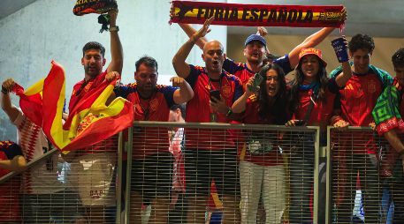 Aficionados españoles en el juego entre las selecciones de España y Uruguay disputado ayer en Guadalajara. EL INFORMADOR/J. Acosta