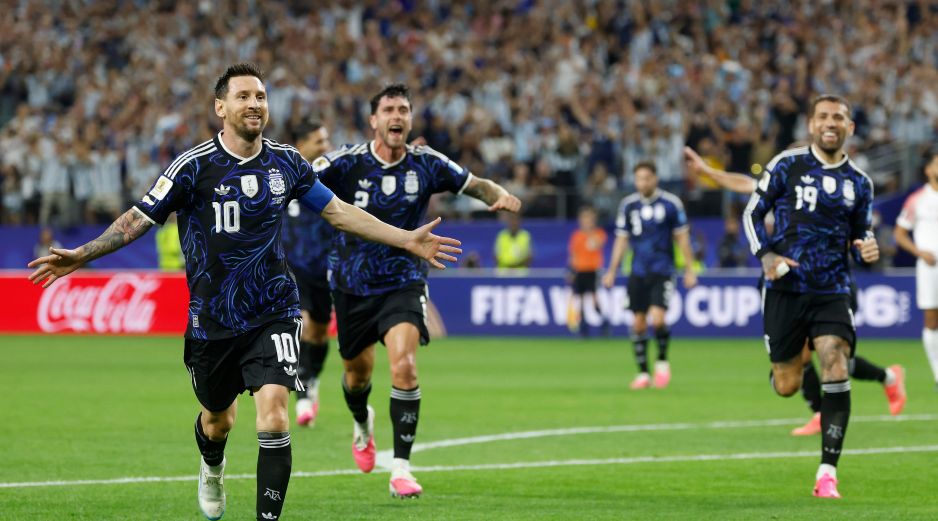 Argentina avanzó a la fase de eliminación directa como líder de su grupo y enfrentará a Cabo Verde en los dieciseisavos de final. EFE.