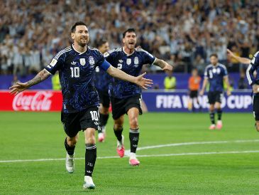 Argentina avanzó a la fase de eliminación directa como líder de su grupo y enfrentará a Cabo Verde en los dieciseisavos de final. EFE.