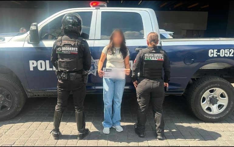 Luego de dar las primeras atenciones y de corroborar que se encontraba en buen estado de salud, la joven pudo volver con su familia. ESPECIAL / Policía de Jalisco