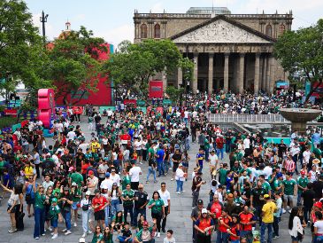 El Fan Fest de Guadalajara disfrutó el pase a los octavos de final de Canadá este domingo. EL INFORMADOR / J. ACOSTA