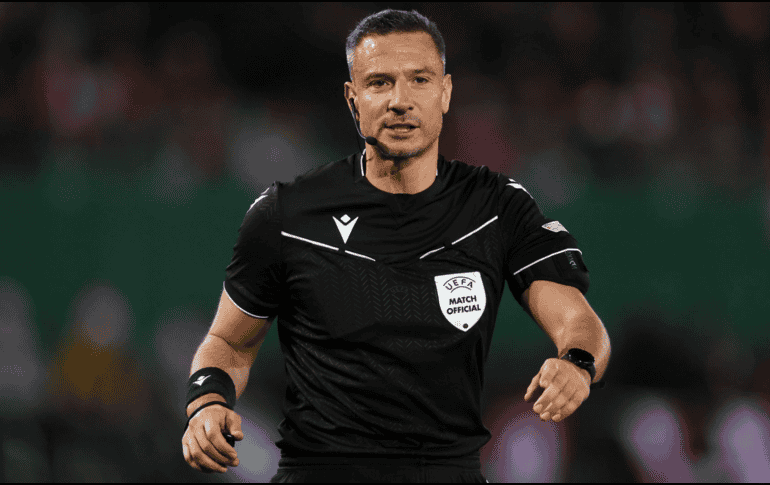 La FIFA designó al esloveno Slavko Vinčić como árbitro central para el partido entre México y Ecuador. X/Nicolás Rivera