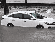 Uno de los sitios más afectados fue el Boulevard 5 de Mayo, que quedó completamente inundado, dificultando el paso de vehículos, X / @javimojarra / CAPTURA DE PANTALLA / CORTESÍA