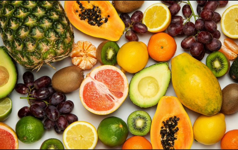 Las frutas aportan vitaminas, minerales, antioxidantes y fibra, nutrientes esenciales para una dieta equilibrada. UNSPLASH