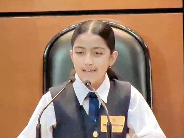 Estefanía Juárez señaló en el Parlamento Infantil que la violencia en Sinaloa es un monstruo. ESPECIAL