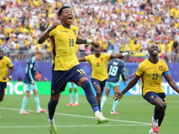 De cara a este duelo, Ecuador perfila el "11" con el que intentará dar otro golpe en el torneo. EFE / S. Moreira