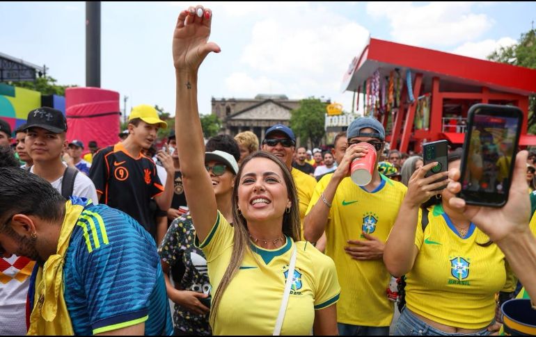 Aficionados se reunieron en el FIFA Fan Fest Guadalajara para ver el partido entre Brasil y Japón. EL INFORMADOR/A. Navarro